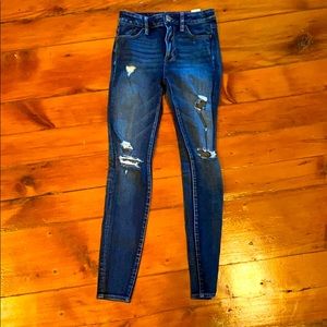 Dark Wash Ripped American Eagle Skinny Jeans